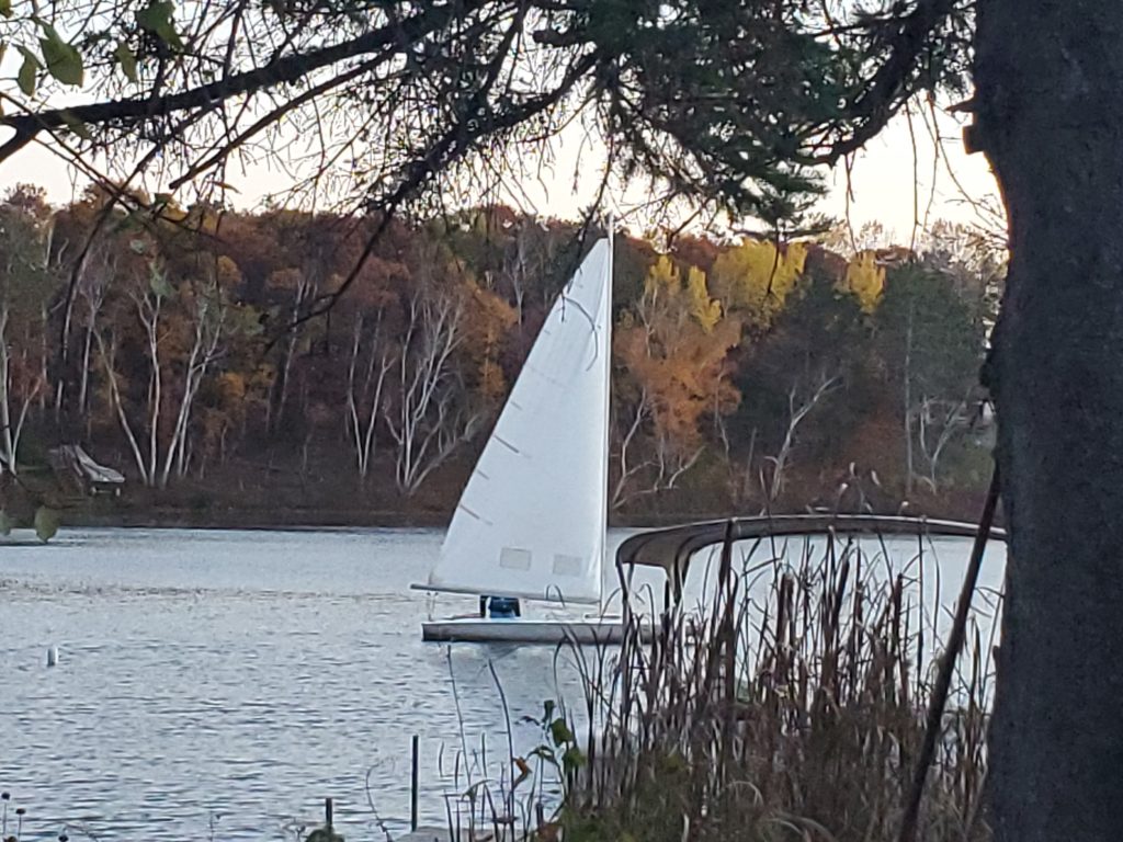 Ryan sailing on Hardy Lake